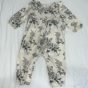 NWOT BABY GAP ROMPER 6/12M